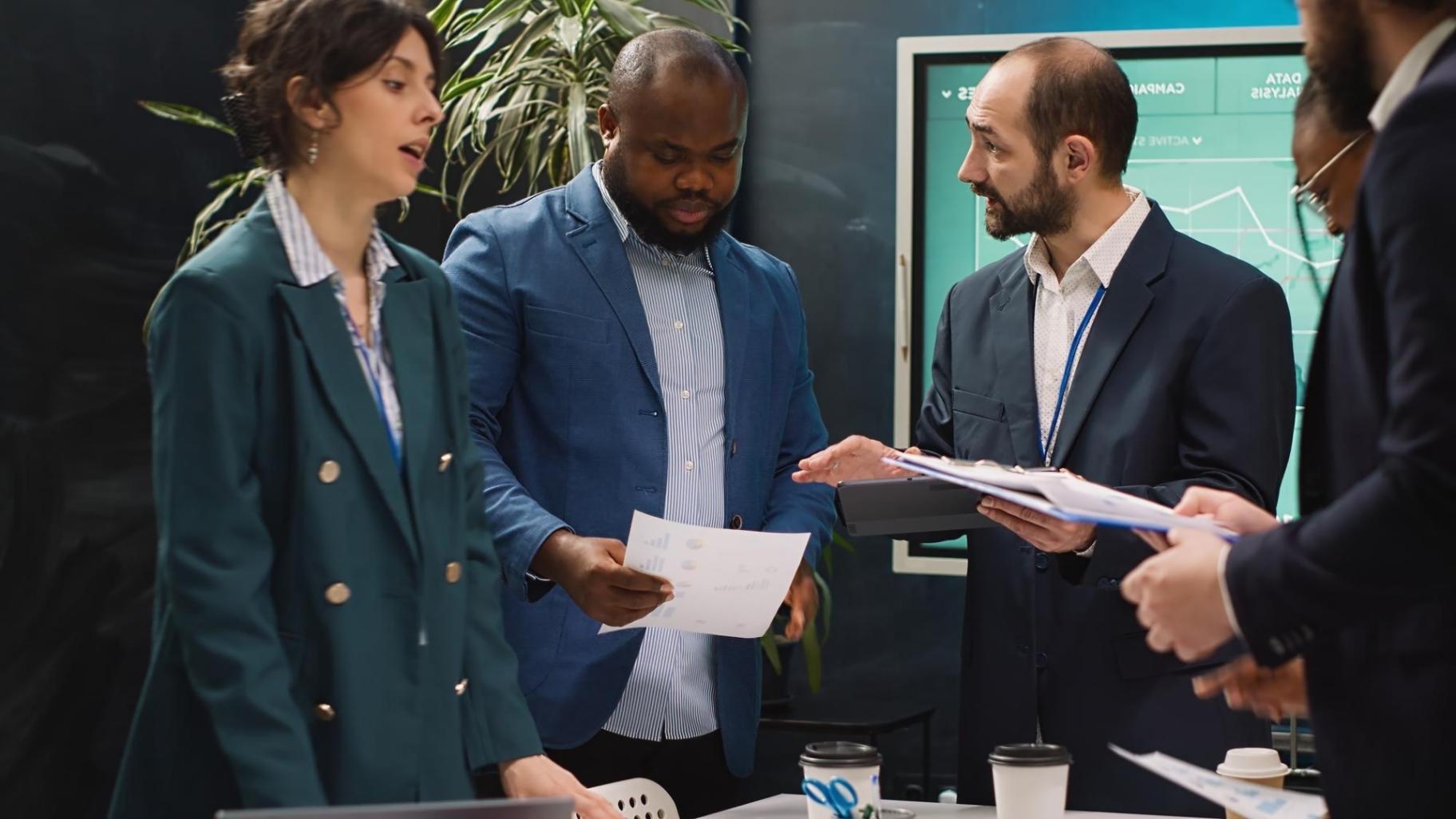 Unternehmen analysiert saisonale Umsatzschwankungen